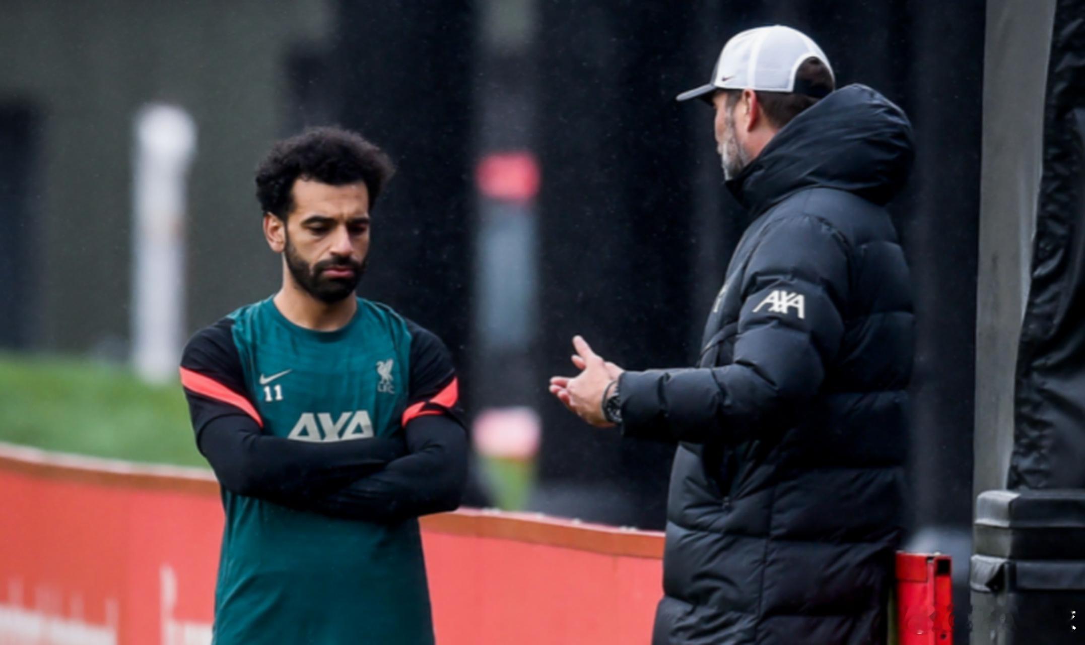 结合萨拉赫的爆炸性采访与最新动态，这场闹剧的核心矛盾：一、爆发导火索：连续替补+