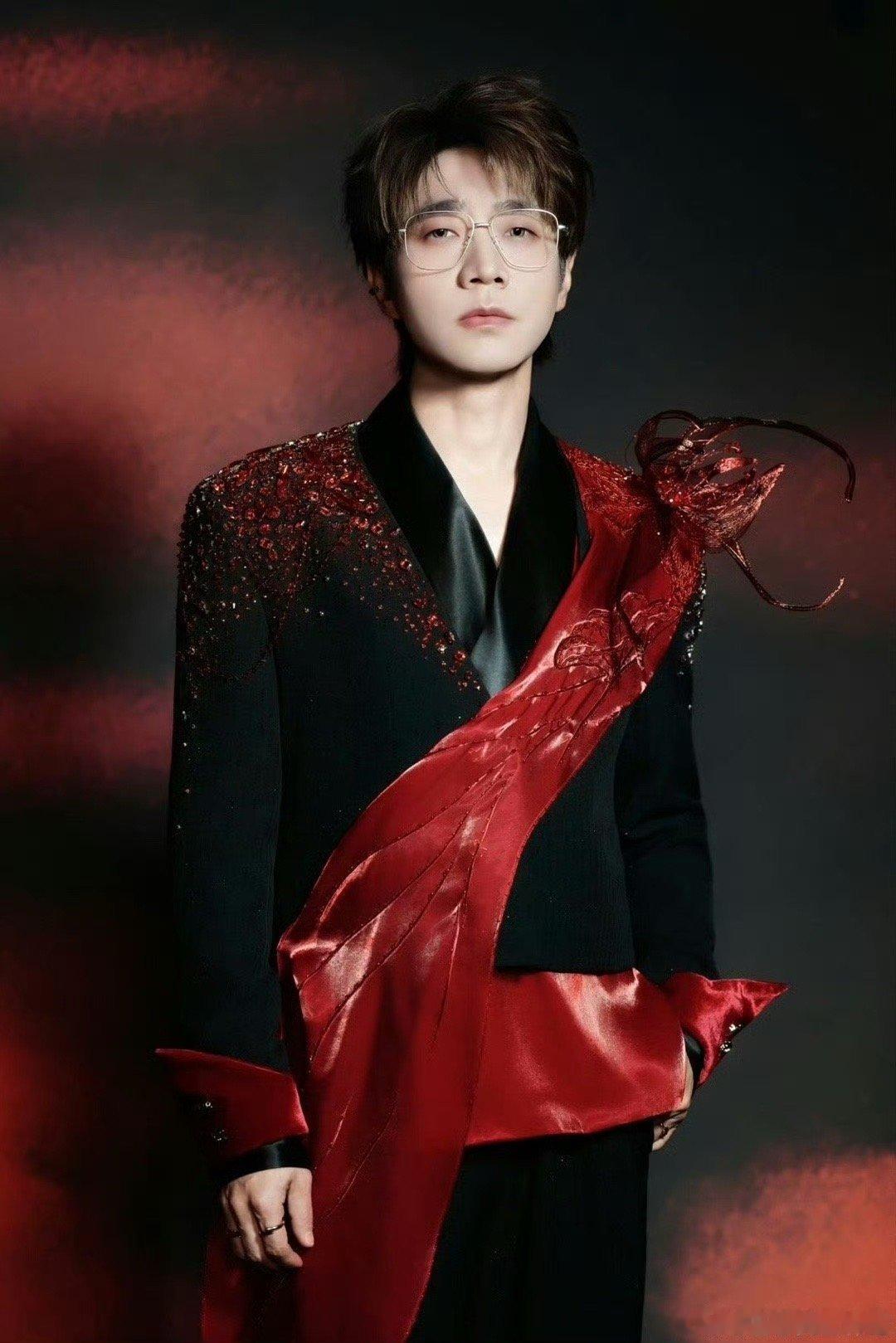 王铮亮上一个马年唱的是时间都去哪儿了 从《时间都去哪儿了》到如今，王铮亮用实力见