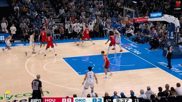 麦凯恩分球卡森华莱士投进三分，随后卡森自己单打申京中投打进！火箭vs雷霆雷霆76