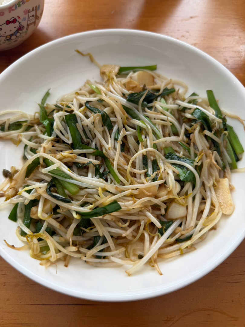 这么热的天只适合男人做饭我老公做一餐饭一身汗跟洗澡一样~那我跟阿秋必须全部光盘啊