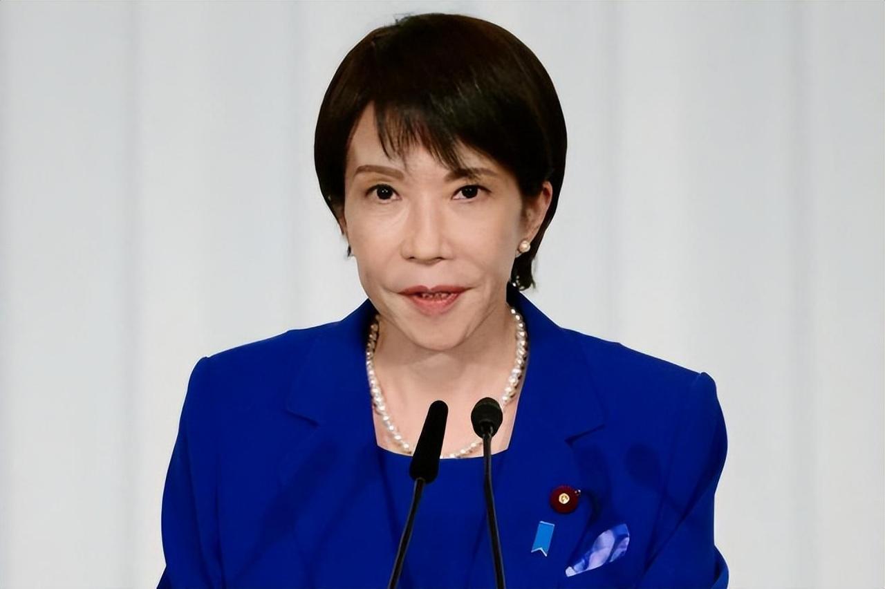属实没想到，特朗普刚结束北京之行，在飞回美国的空军一号上，第一通电话居然打给了高