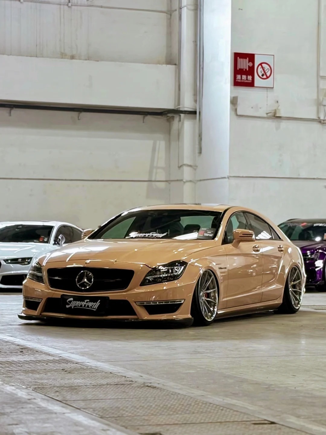 Benz CLS63，奶茶色好好漂亮[期待]车的新衣 （图源网络，侵删） ​​​