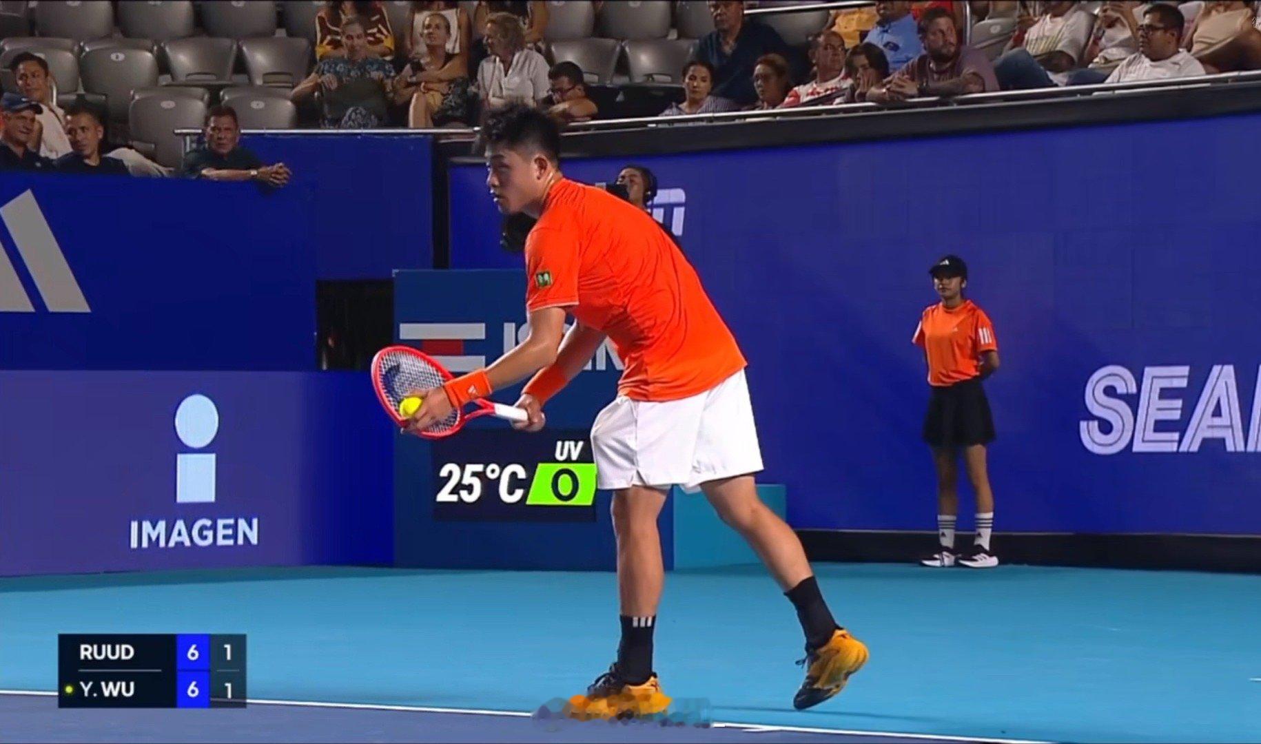 吴易昺这一套战袍，蛮好看的！网球talking大会