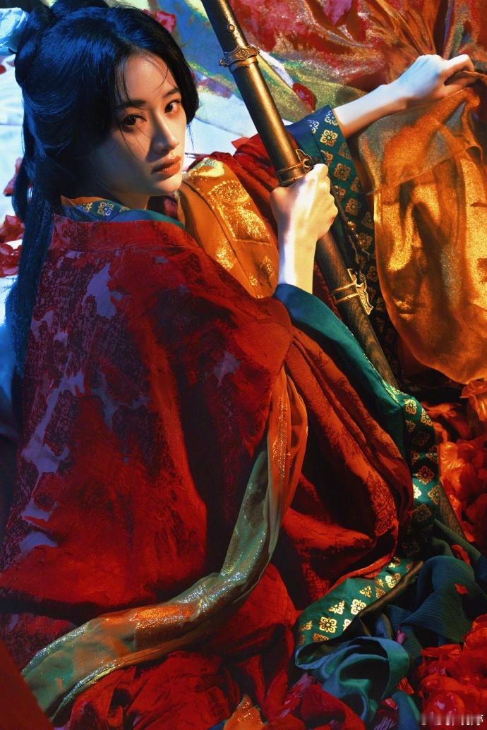 #郭晓婷be美学圣手##郭晓婷唐朝诡夜双生图#郭晓婷在古装领域的表现堪称一绝。她