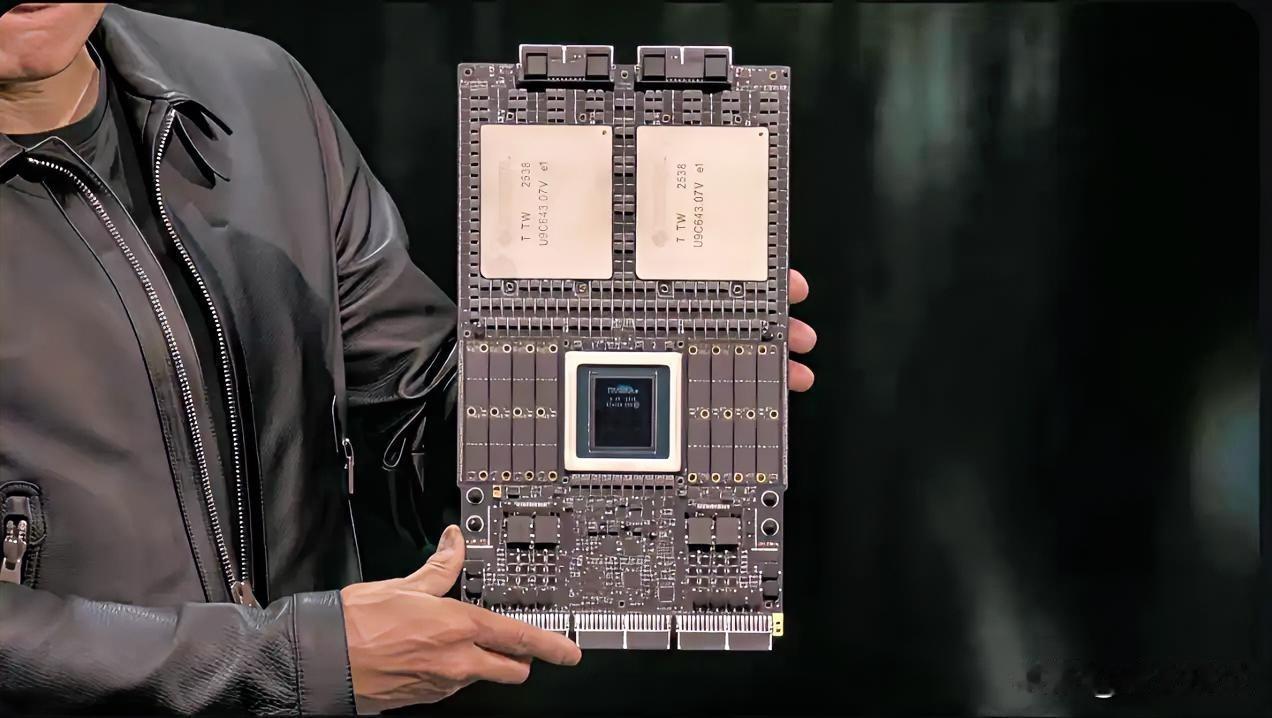 如果懂得经济尤其懂得财务，英伟达的报表是很令人疑问的。道理并不复杂，一个公司如果