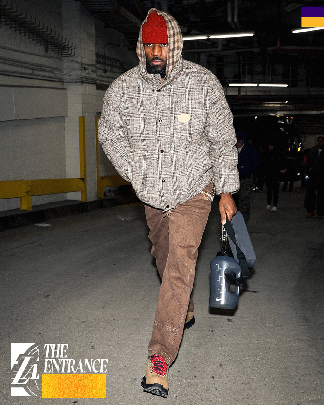 彪哥😯考不考虑参与一下纽约时装周湖人vs尼克斯 湖人国度