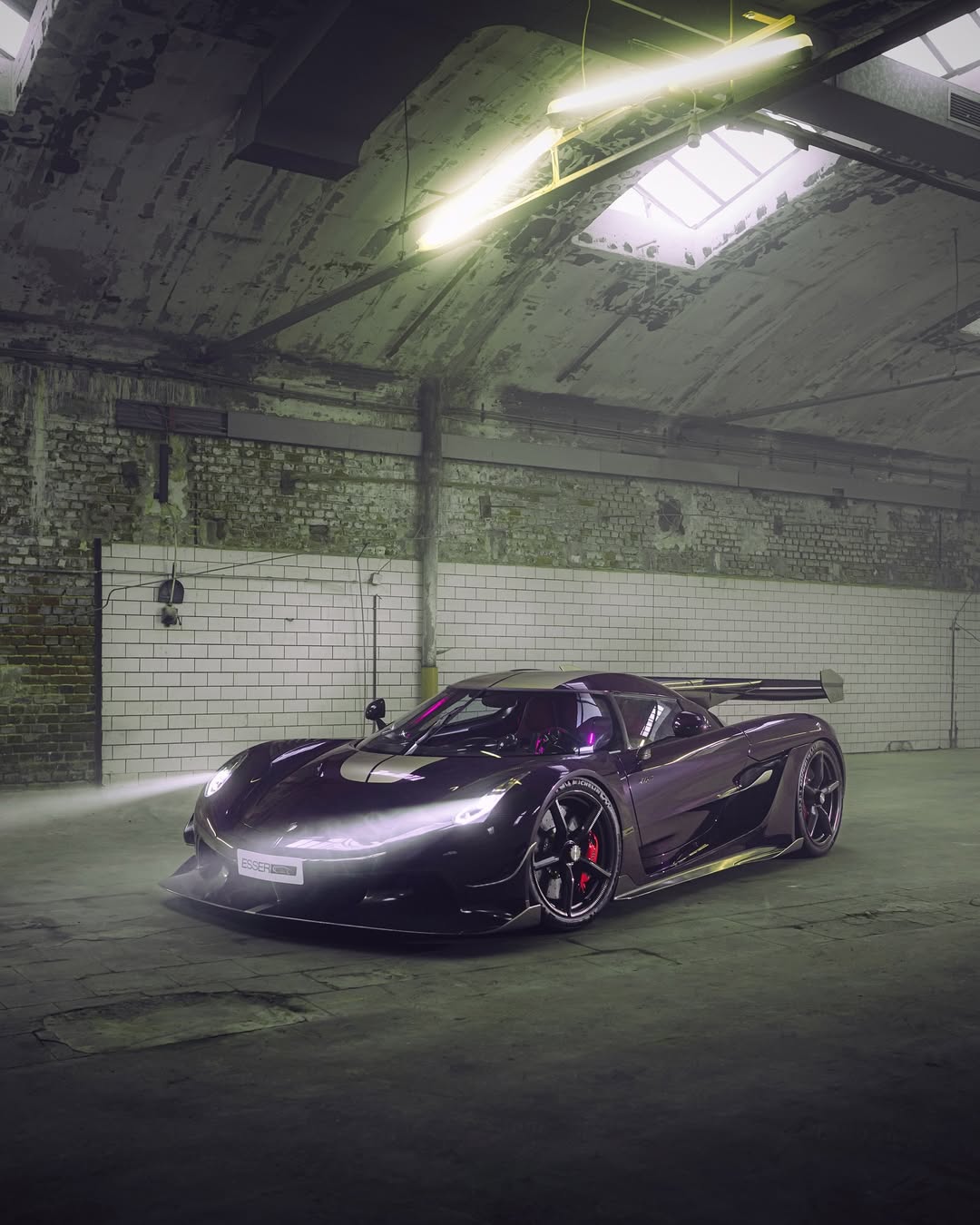 香槟金拉花配紫碳Koenigsegg Jesko Attack