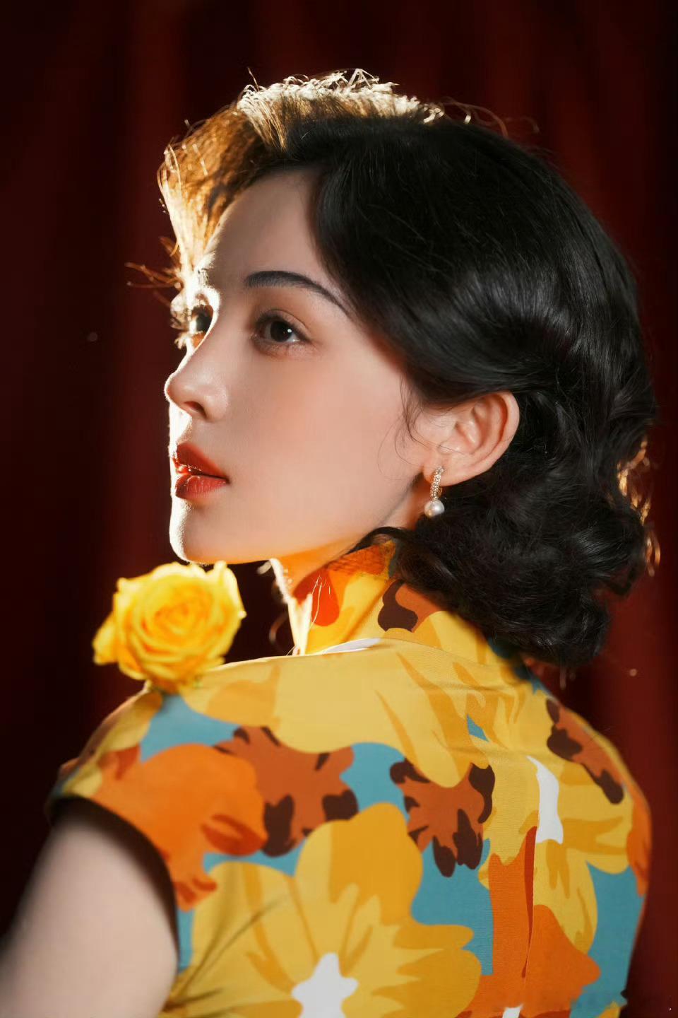 虞书欣娜扎撞衫只知道娜扎的新剧要播啦！《醒来》本月26号在🐑8和🥝上映！民国
