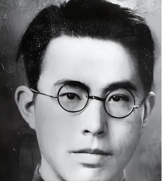 1942年，地下党郑文道求死未果被日军囚于医院。护士换药时总多给一张纱布，他猛然