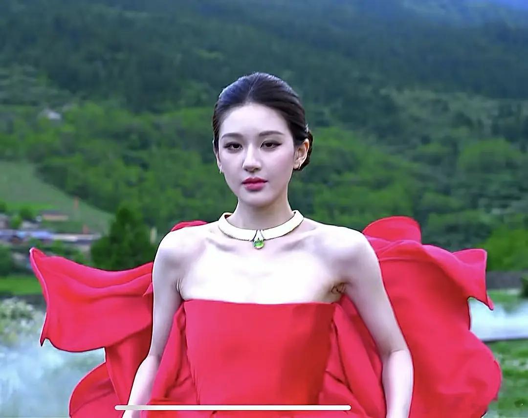 赵露思的脸还有救吗？ 