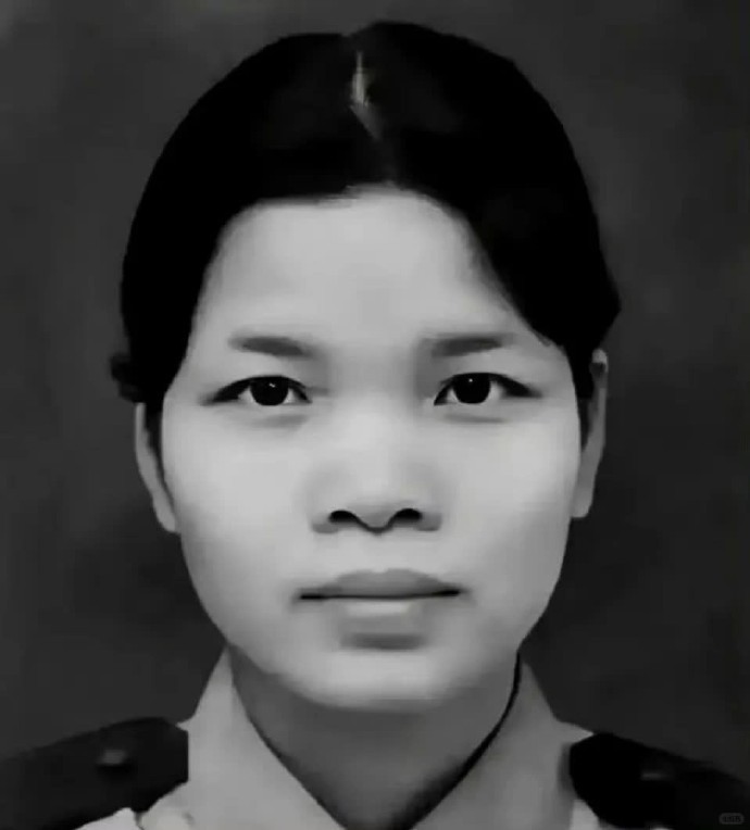 请您停留1秒钟，向缉毒英雄严婷致敬！ 