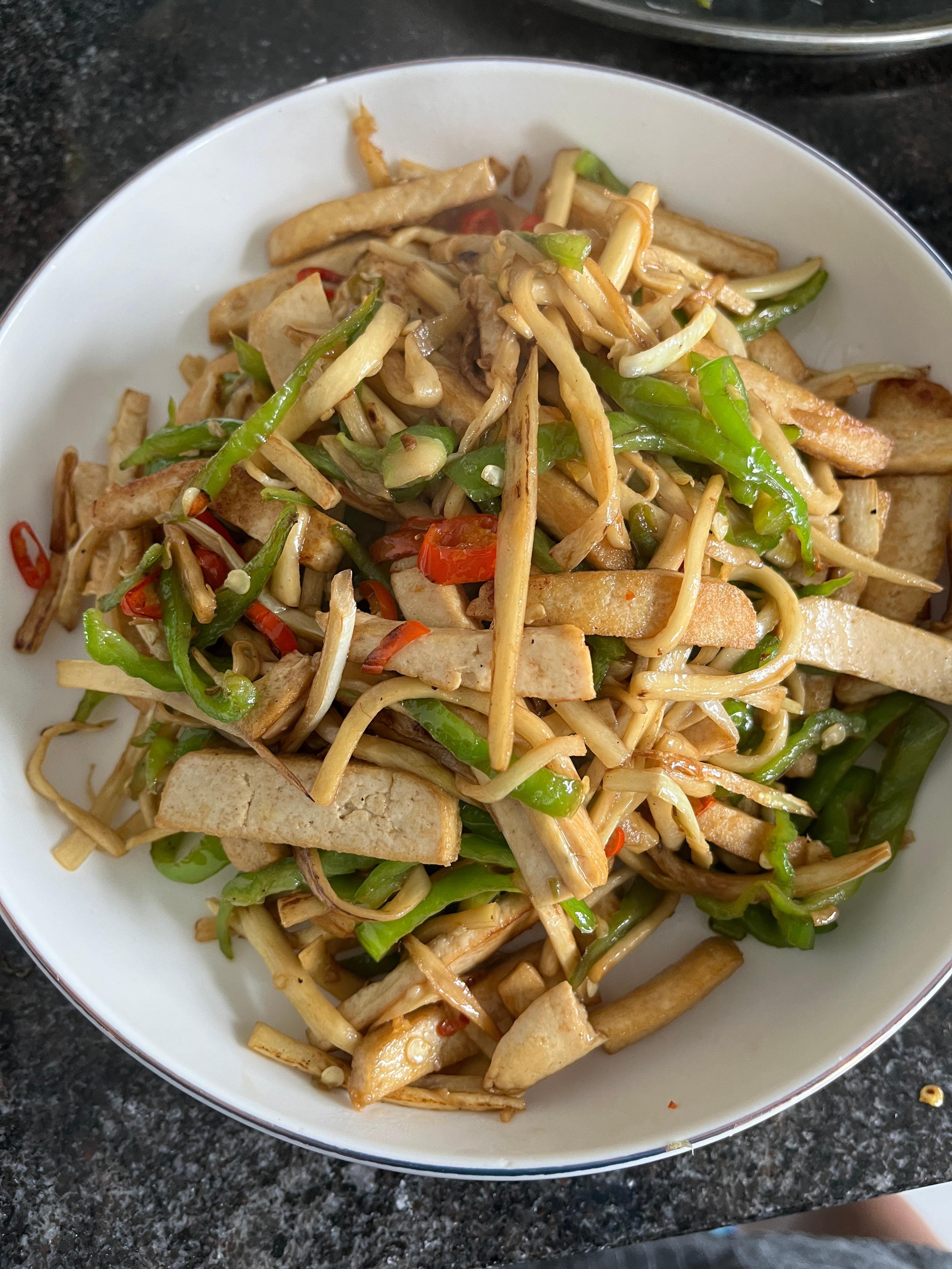 上门做饭之C家day3白豆干炒茭白醋溜白菜这个业主不喜欢严格的计时，60分钟内按