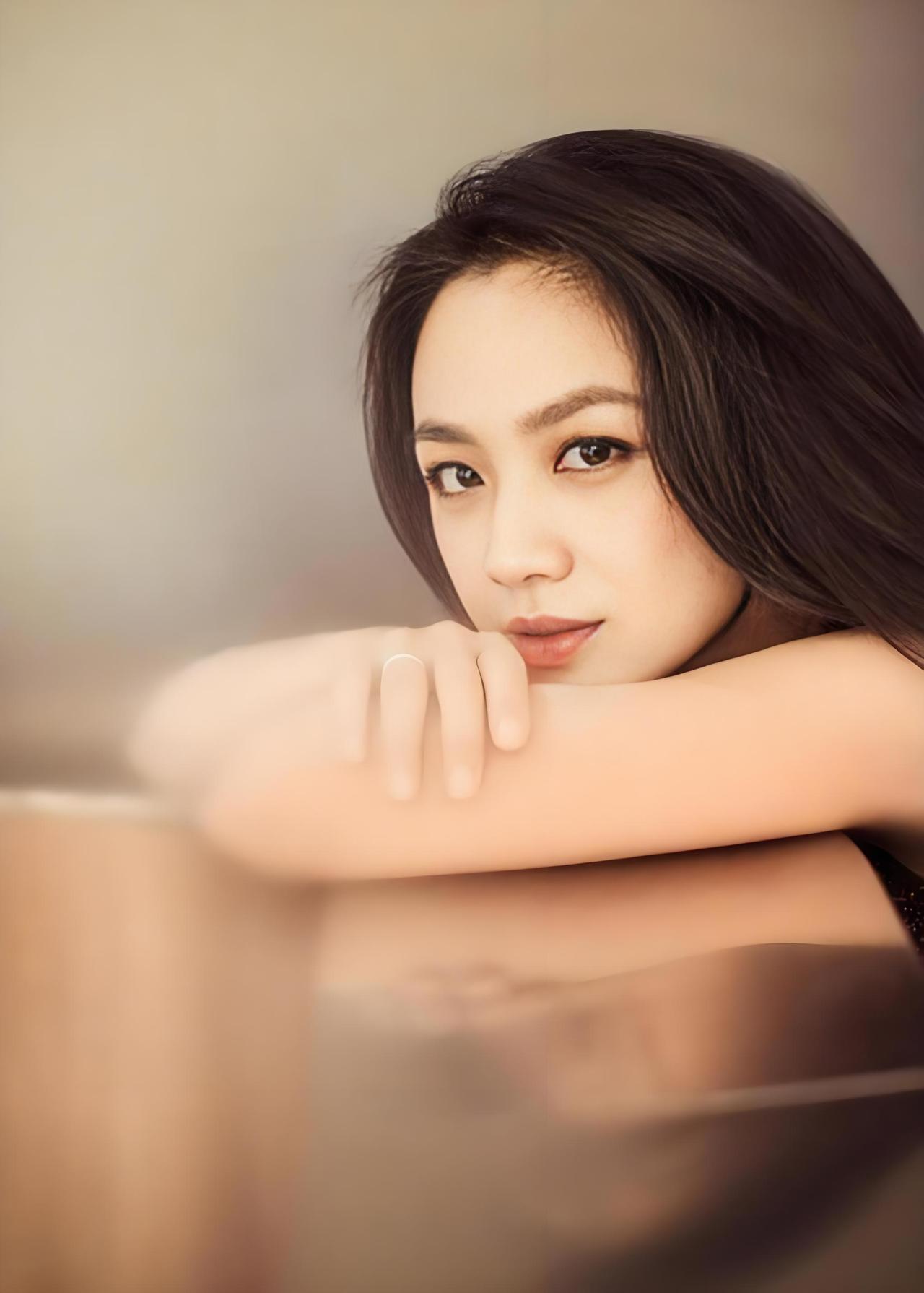算，而且不是一般的高龄——汤唯这次属于“超高龄产妇”。

医学口径上：

≥35