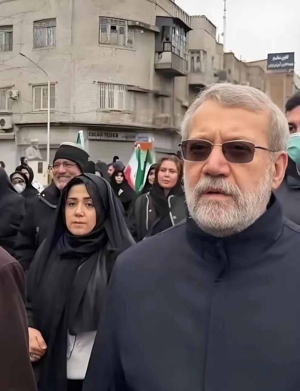 3月17日，中东变天！拉里贾尼遇刺，这局彻底乱了！
最让人佩服的是，大乱之时他没