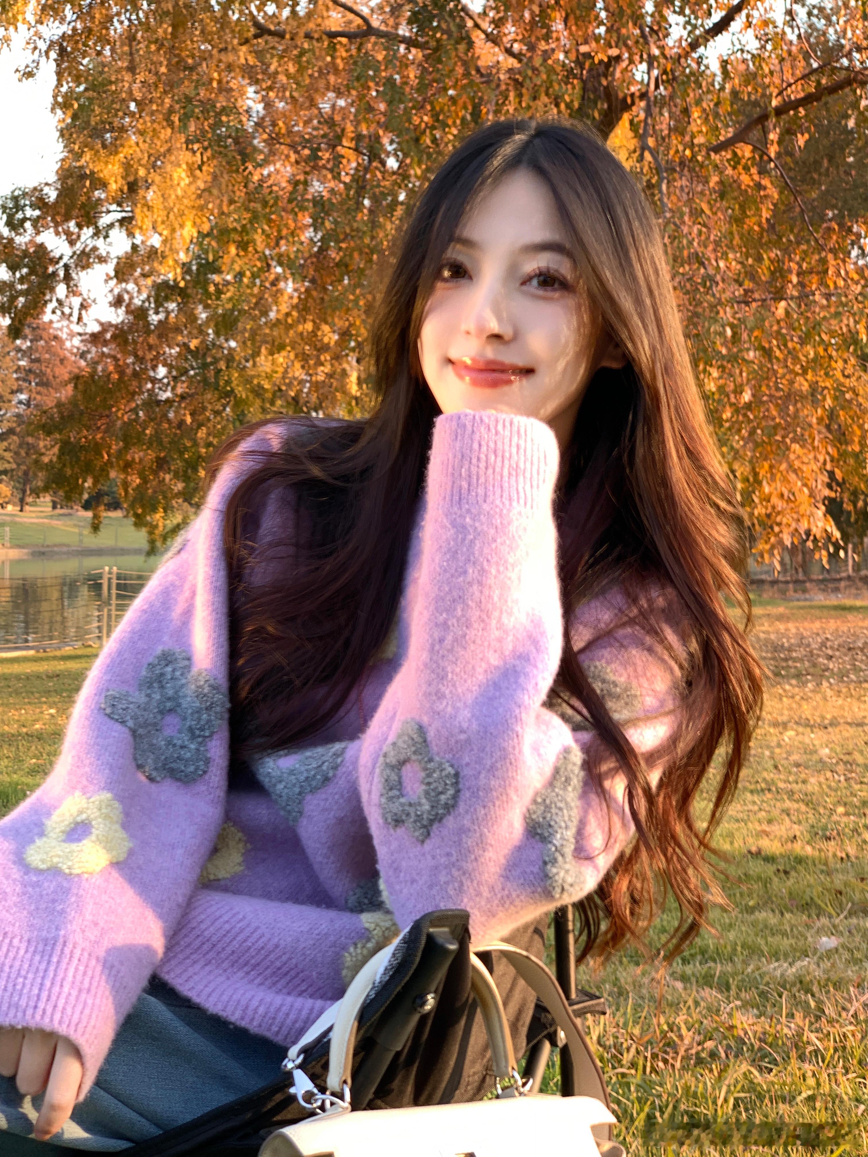 这两天天气真的太好了！逛公园带了一身夕阳回家希望图8是40年后的我们哈哈🌄评论