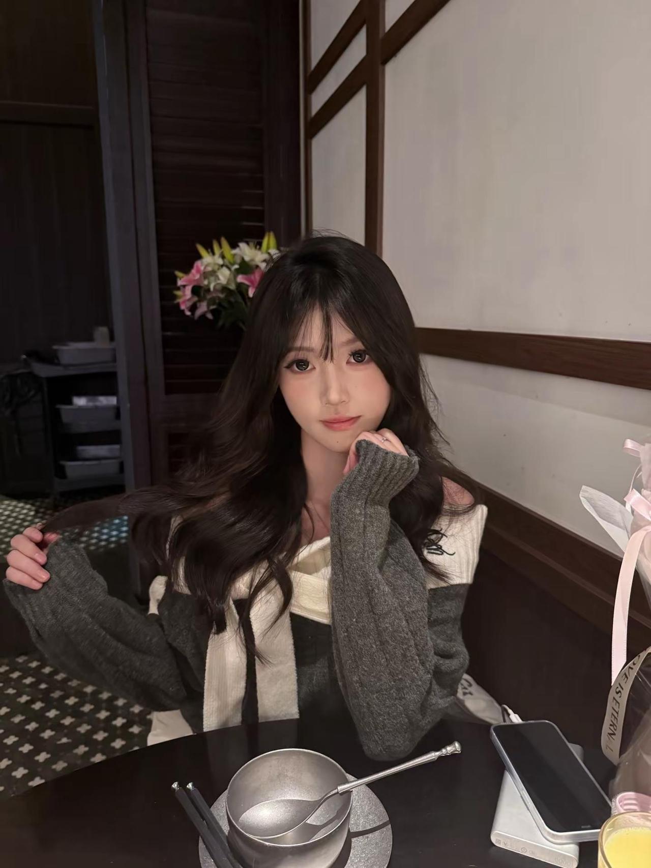 我的性格十分恶劣 但胜在脸实在太乖