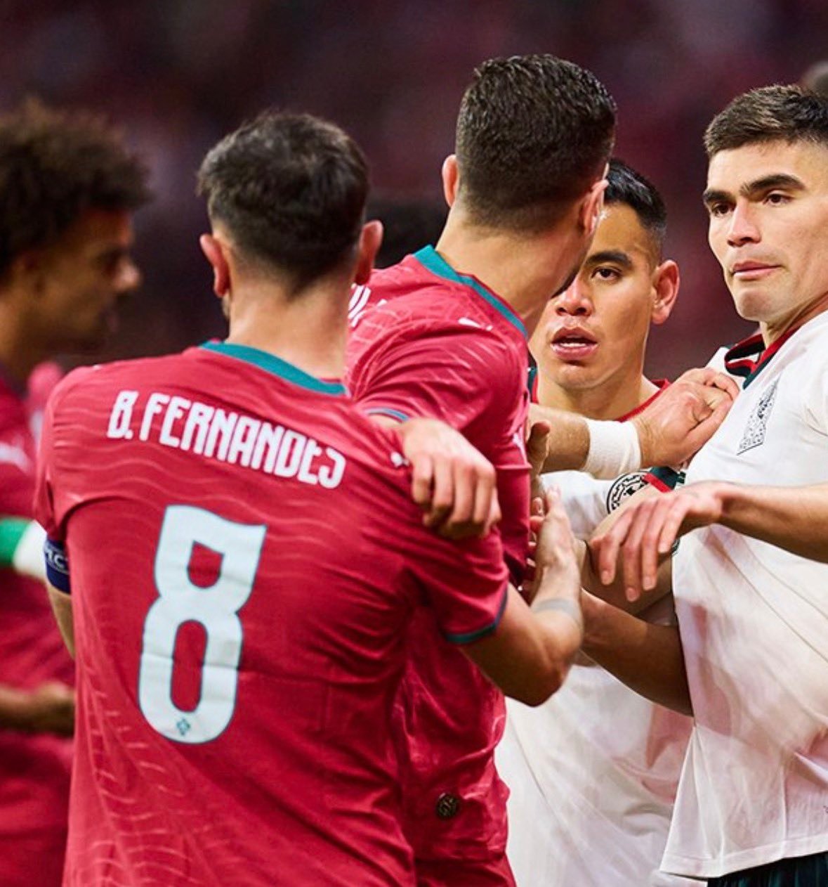 葡萄牙0-0墨西哥：B费出场81分钟，5次关键传球，创造2次重大机会，61次触球