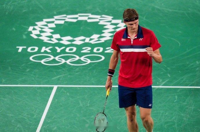 安赛龙宣布退役一个时代，以腰伤反复这个最令人无奈的方式，画上了句点。当安赛龙在3