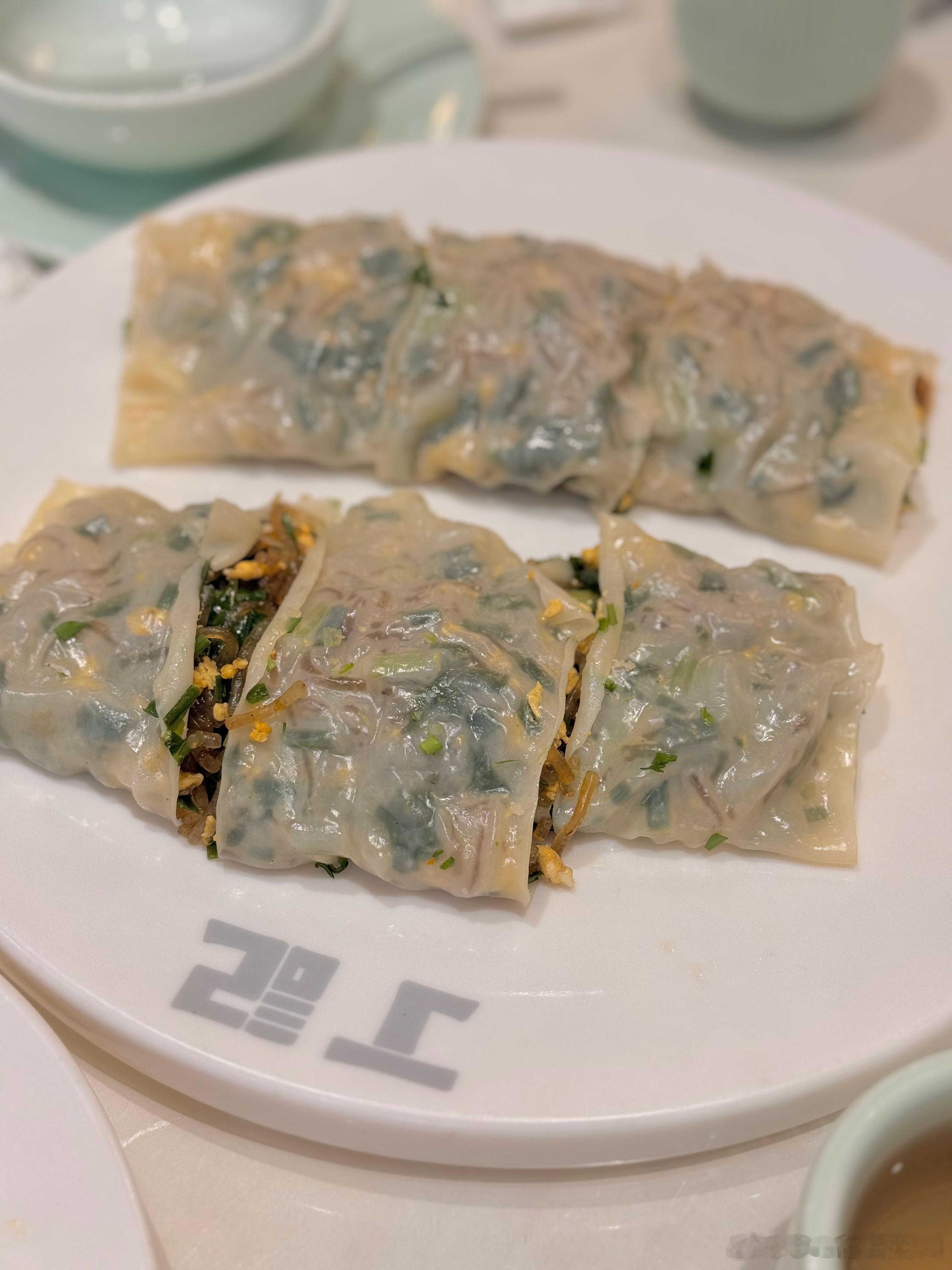终于又吃到菜蟒了。上回第一次吃还是我自己做的。但是注意不要到了晚上五点才从和面做