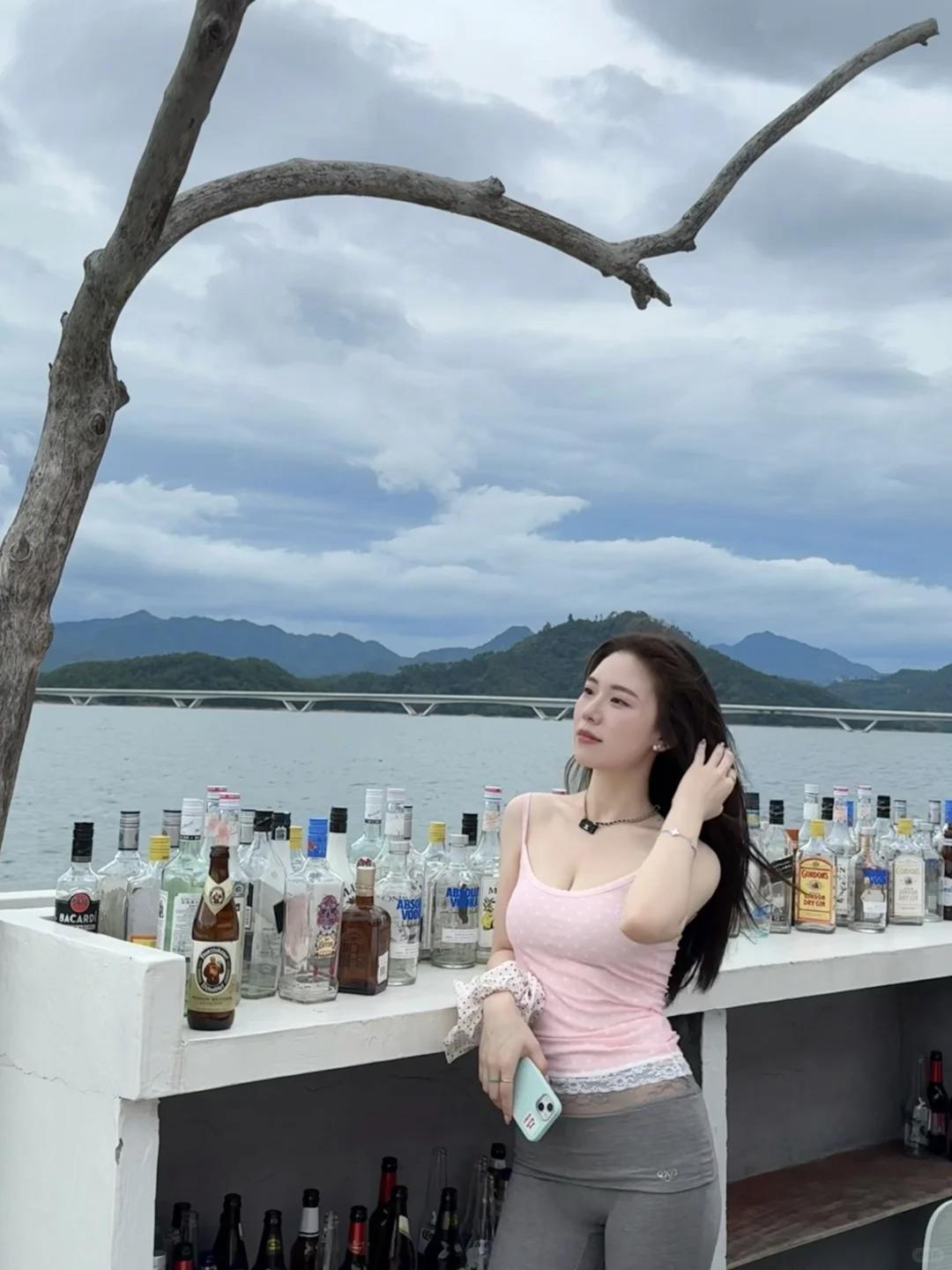 这颜值，50w彩礼我都愿意，太好看了[呲牙]