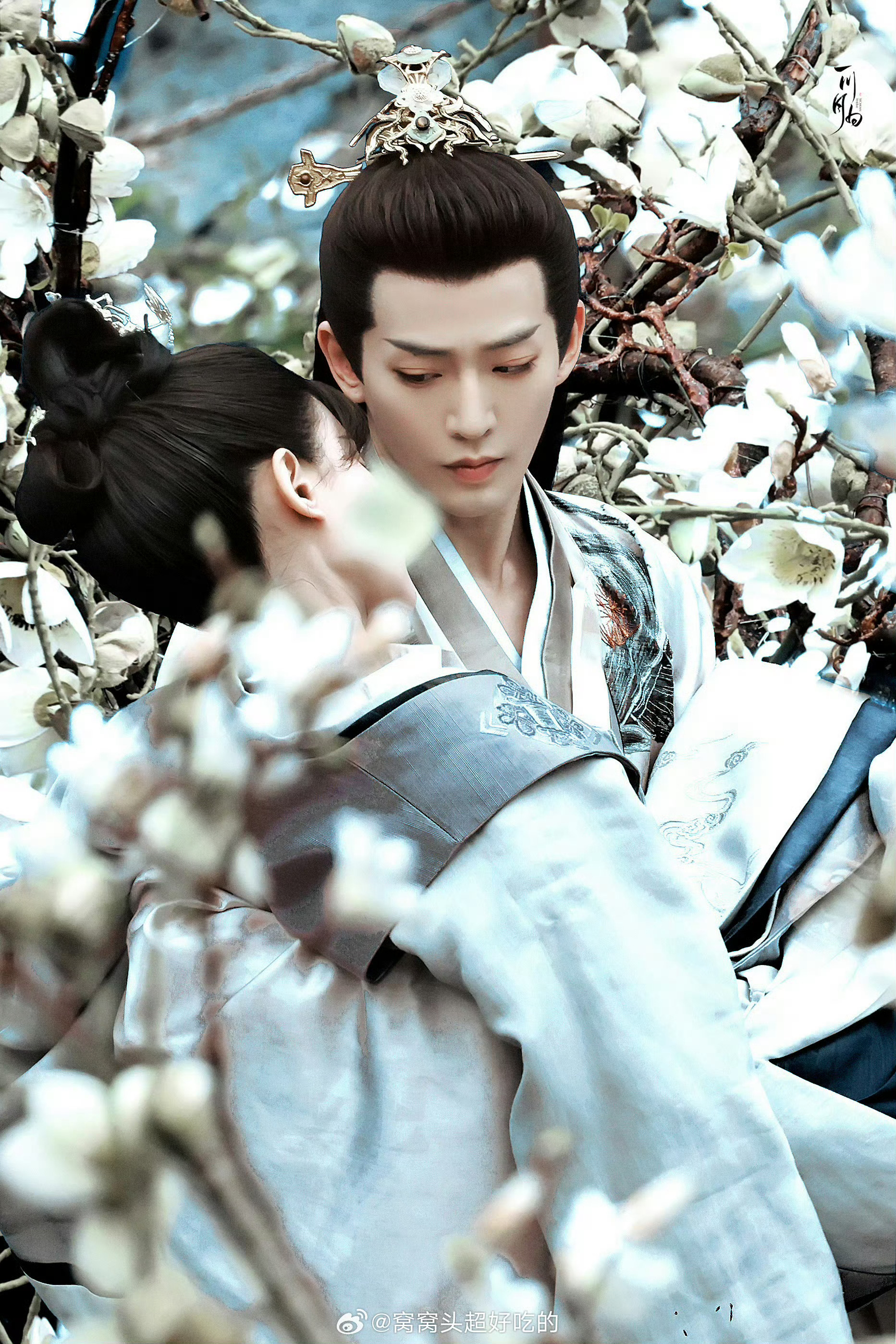 邓为孔雪儿 百妖谱没记错的话，郭导只发了邓为吧？所以非官宣不约，别乱帮人宣女主了