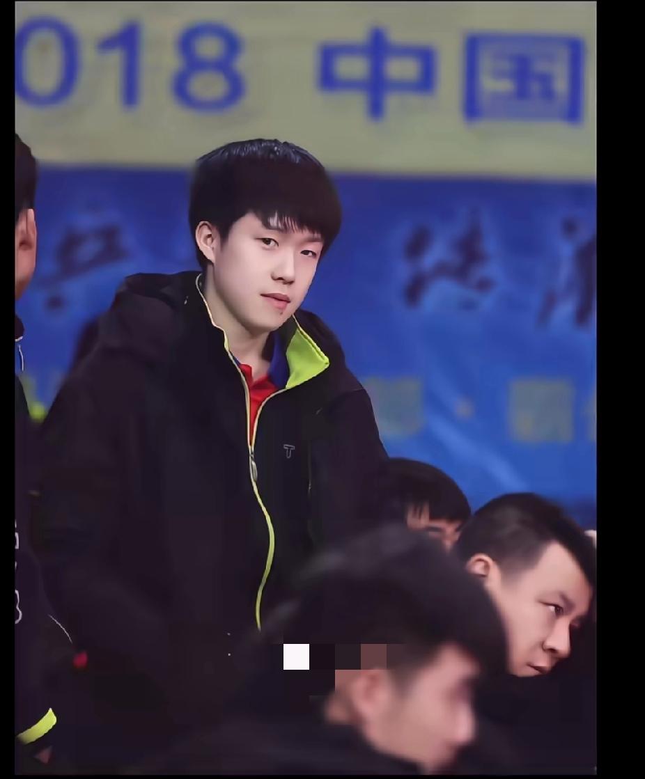 谁懂啊！这张2018年的王楚钦，我居然才刷到！
 
真的被狠狠惊艳到！本来以为大