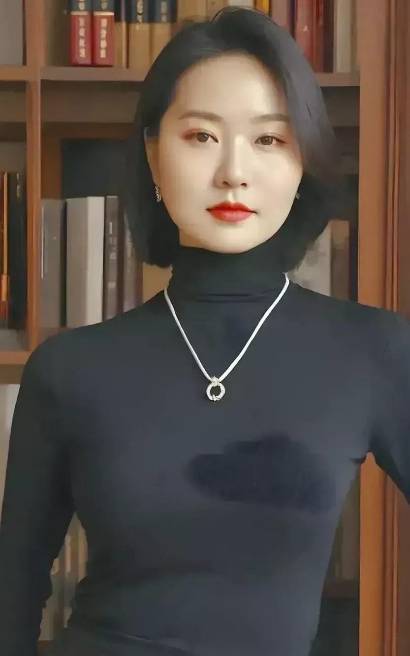 姐们母亲去世了，我赶紧开车赶回老家，那几天我一直陪着她忙前忙后，出殡当天，我随礼