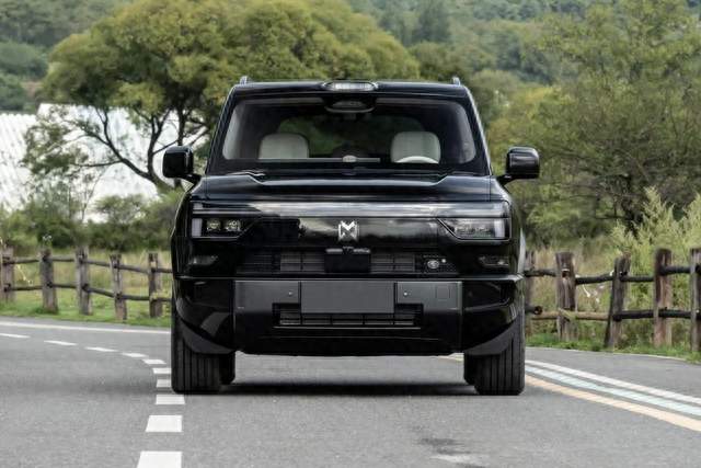 华为加持的全新方盒子，猛士X700预售24.98万起，值得试驾吗？
