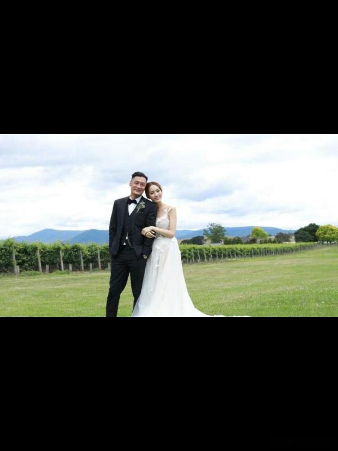 余文乐宣布离婚 当初结婚的时候多甜啊，2017年底墨尔本那场婚礼，全网都在说浪子