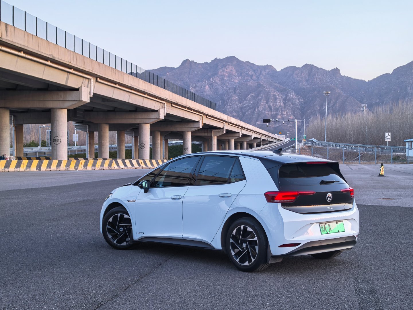 好车分享  去延庆溜溜车 买了快4年了 第一次开ID3出去玩儿 在完全不开空调 