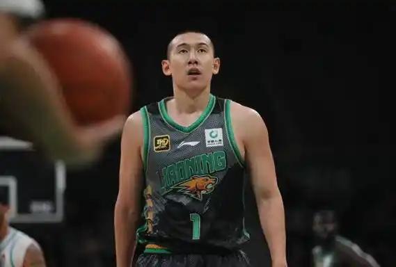 CBA常规赛，辽宁86-72战胜吉林，4连败之后迎来一场胜利

东北德比，辽宁今