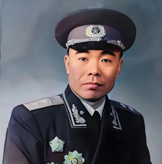 1955年授衔时，曾泽生中将泪洒现场。这位原国民党60军军长1948年长春起义，