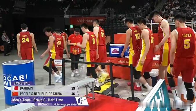 第二节突然哑火！中国男篮半场46-29巴林，单节仅得14分

亚运会男篮中国vs