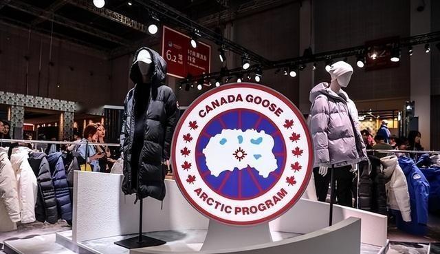 羽绒服上没有这几个字，再贵都是劣质飞丝，看完别再买错了！
羽绒服这玩意儿，冬天谁