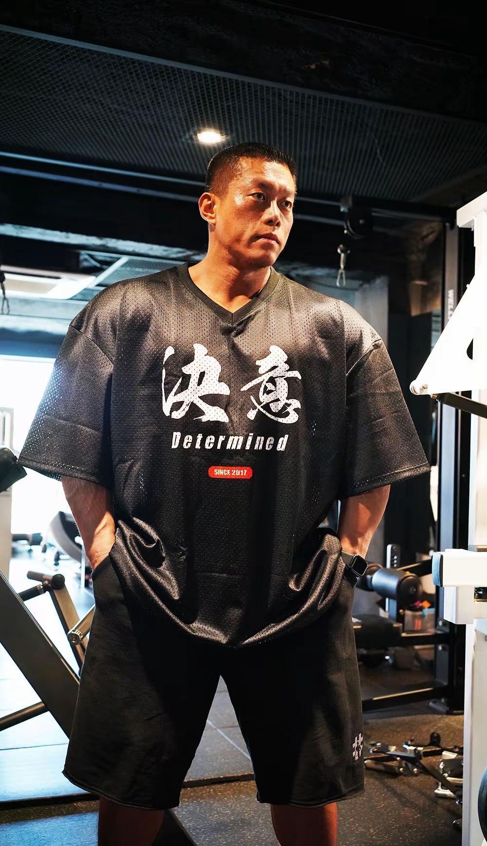 穿得帅，练得狠，不是摆拍，是真上强度。
leggings贴腿，bra撑得住，汗水