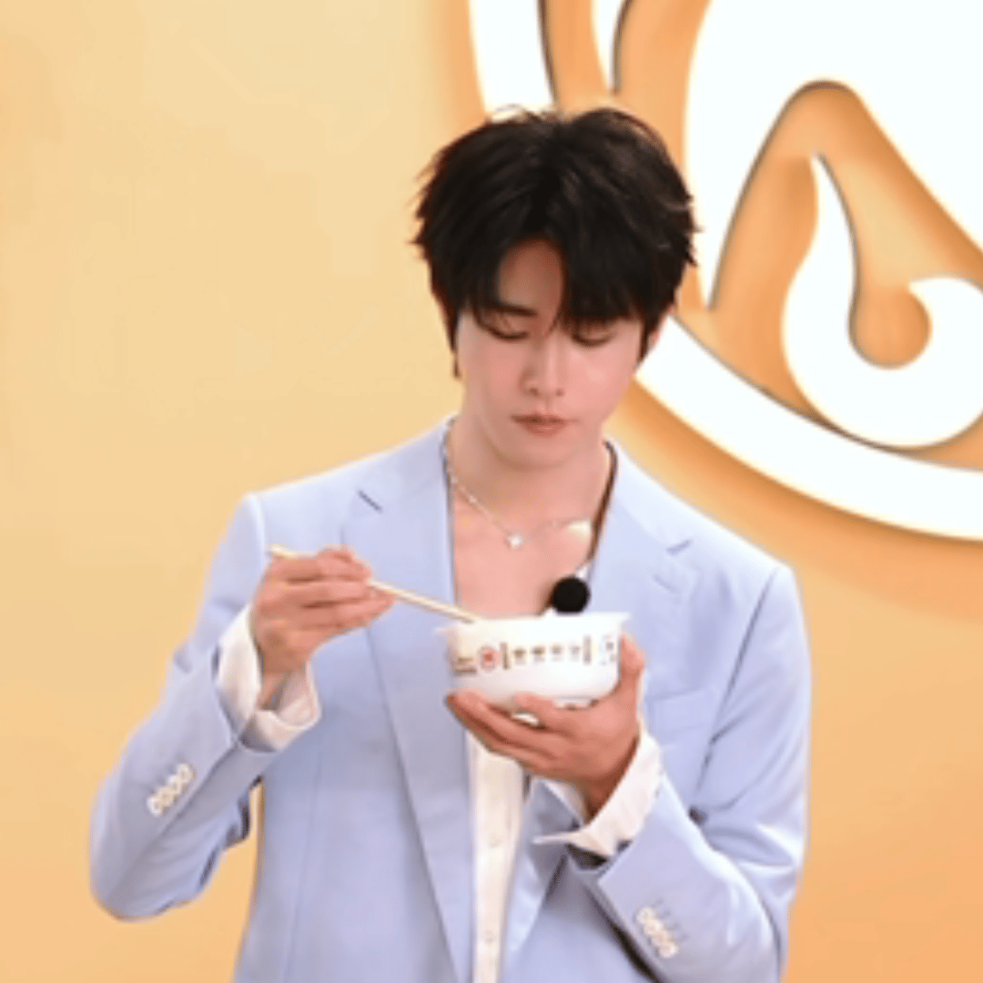 像素小🐽田嘉瑞紫燕百味鸡嘉味代言人