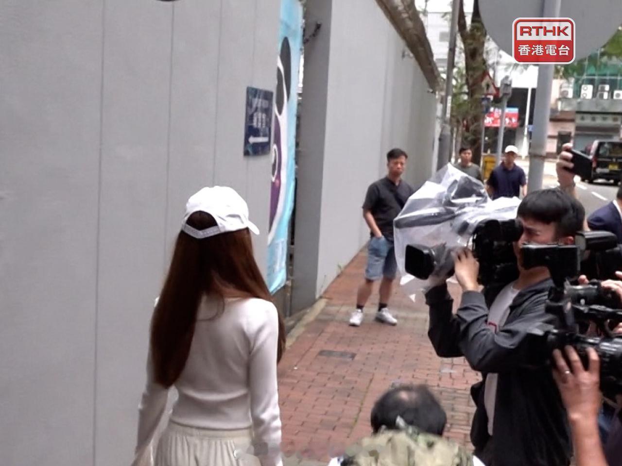 香港执法香港刑法 「涉不誠實意圖取用電腦罪　女實習醫生被香港警方帶到醫院蒐證..