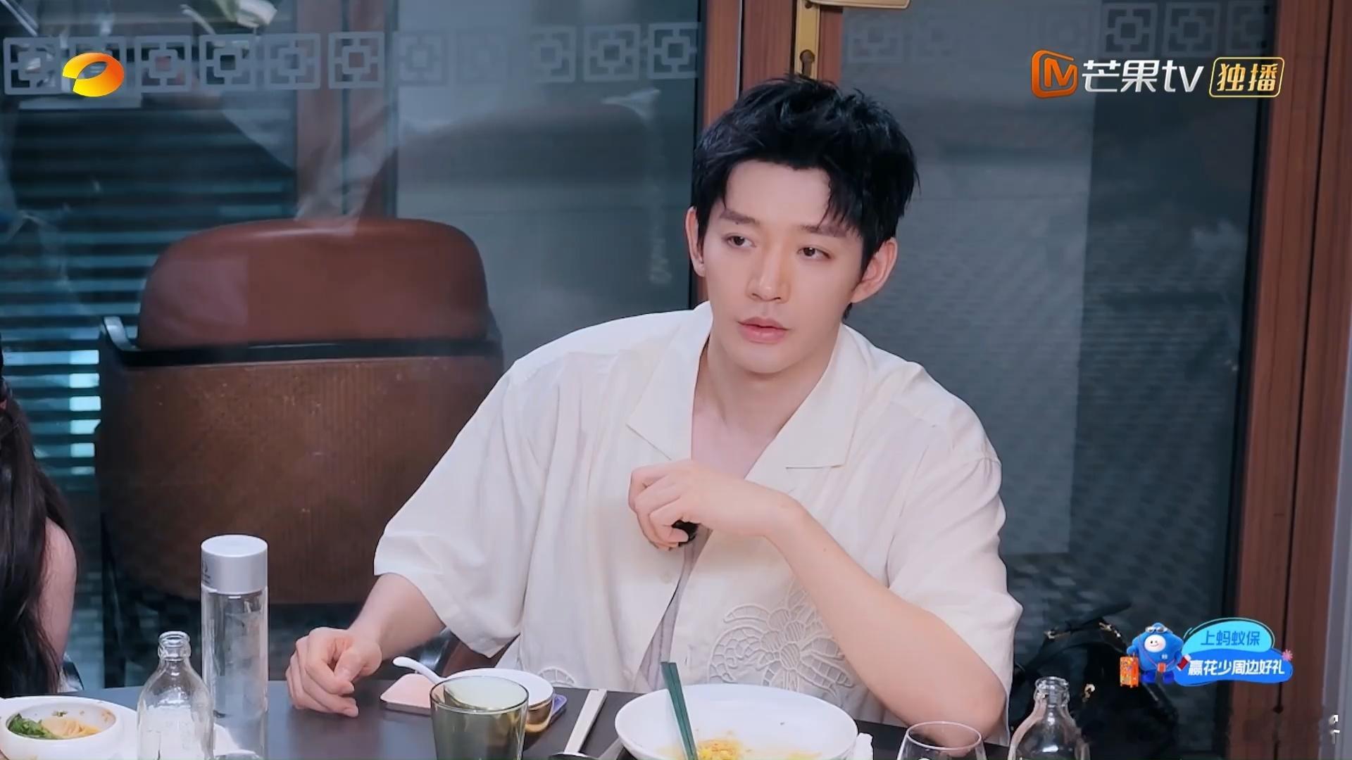 邓为花少首位卡皮巴拉人格花儿与少年邓为这一份卡皮巴拉式松弛，不是摆烂，而是清醒从