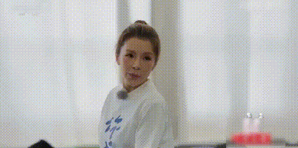 #朱迅最新状态# 不愧是朱迅，感觉身体协调能力真的是太好了，而且学东西特别得快，