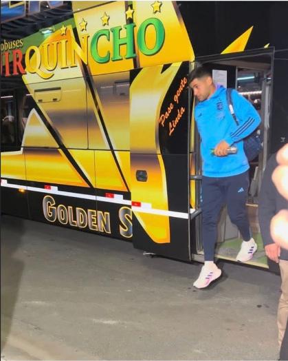 阿根廷国家队带氧气管去玻利维亚，[捂脸][捂脸][捂脸]真是要人命的海拔！如果中