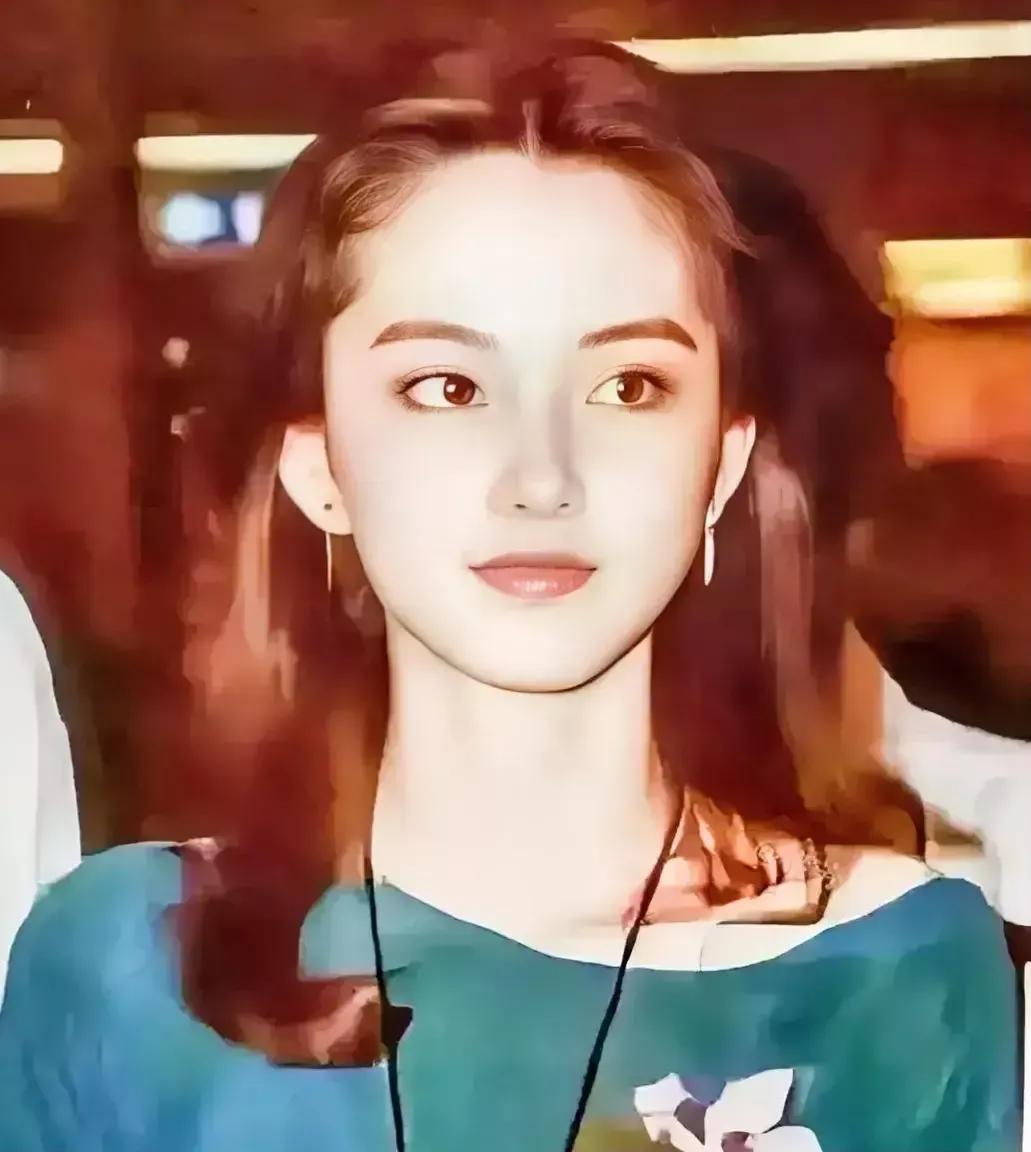 两个大美女都长得神仙姐姐一样漂亮！林青霞当时在没有美颜效果的时候拍的这张照片惊为