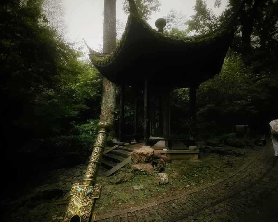 ：）一段有意思的话：多数中年人的困顿与生俱来，婚姻只是把原本的缺憾放大了而已。一