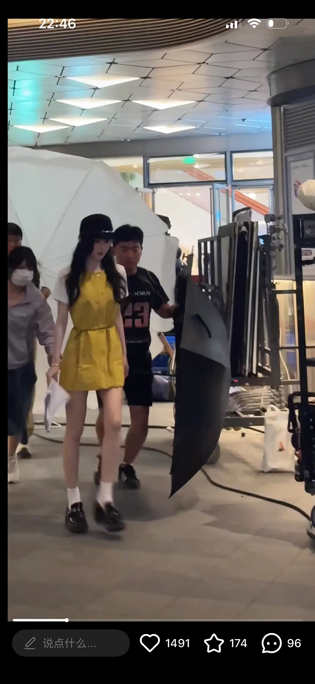 鞠婧祎不是挺矮的吗？看着也不矮啊这 ​​​