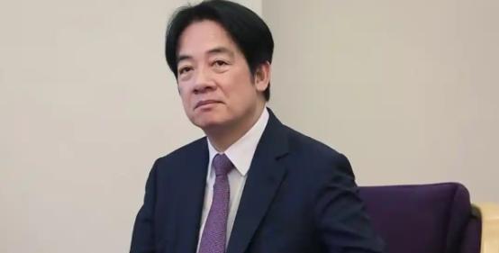 赖清德原定4月22号窜访非洲，结果出发前一天晚上紧急“喊卡”-1。为什么？因为途