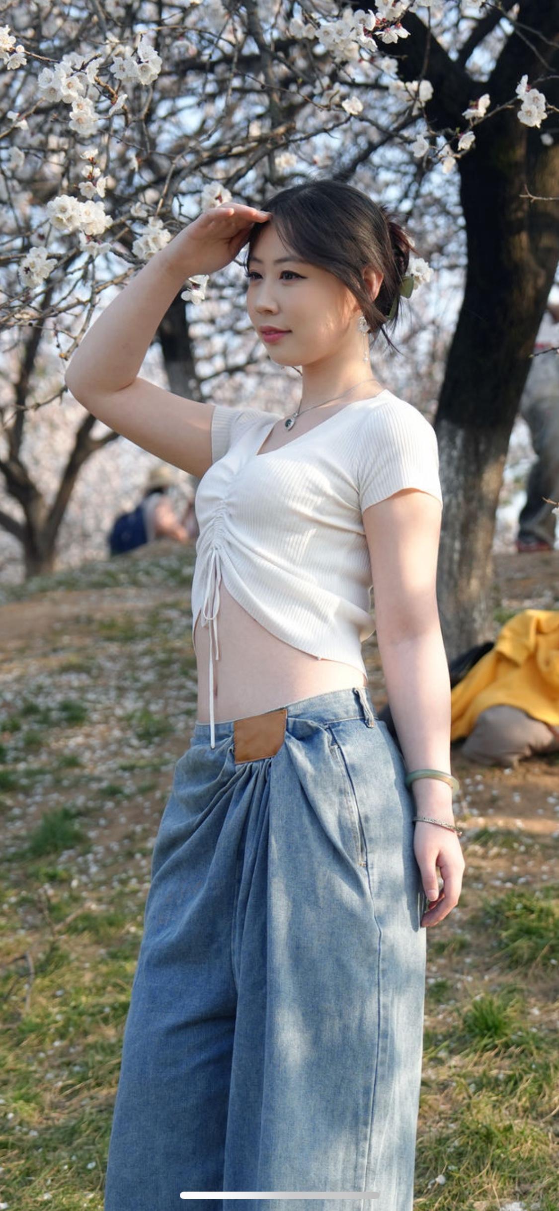 樱花树下，白衣少女，温柔时光