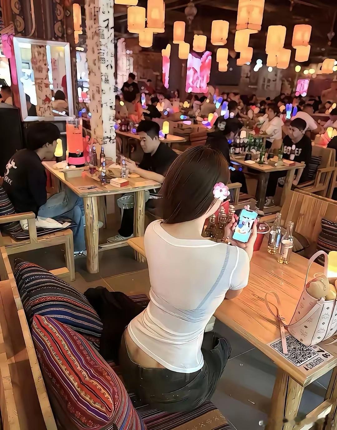 我有上去加微信的冲动 ，别拦着我互联网 ​​​