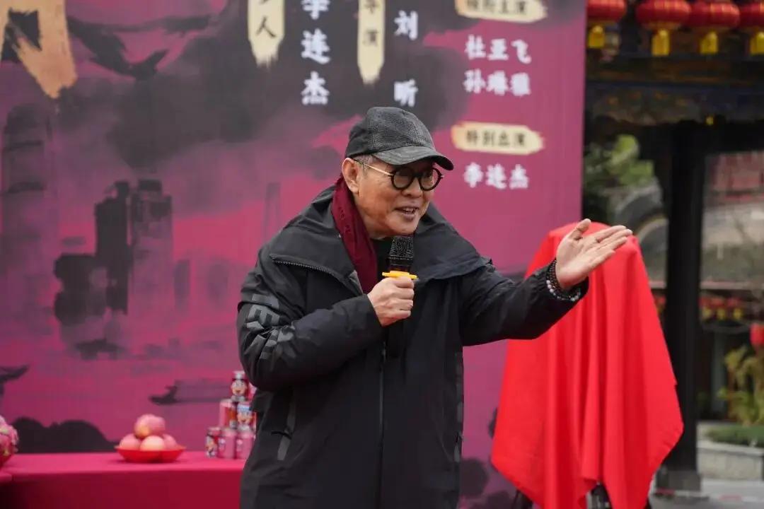李连杰，正式官宣！
 
3月18日，李连杰在红果短剧平台官宣了自己的第一部微短剧
