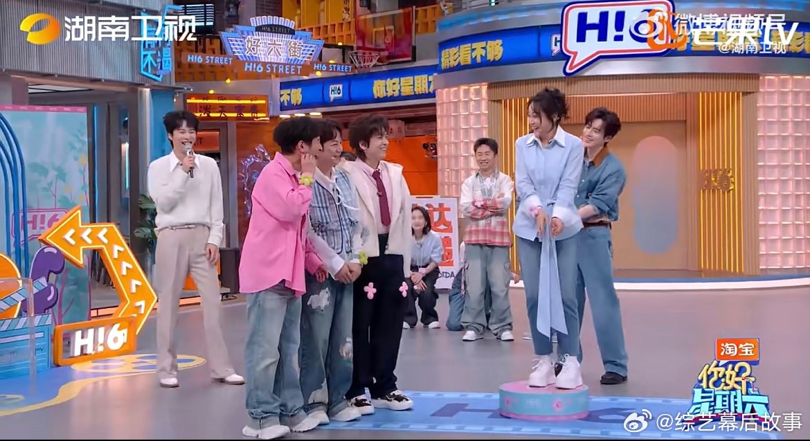 李维嘉人间教练的称号果然名不虚传 闫妮调侃比身高，李维嘉立刻接住梗抛出三巨头，笑