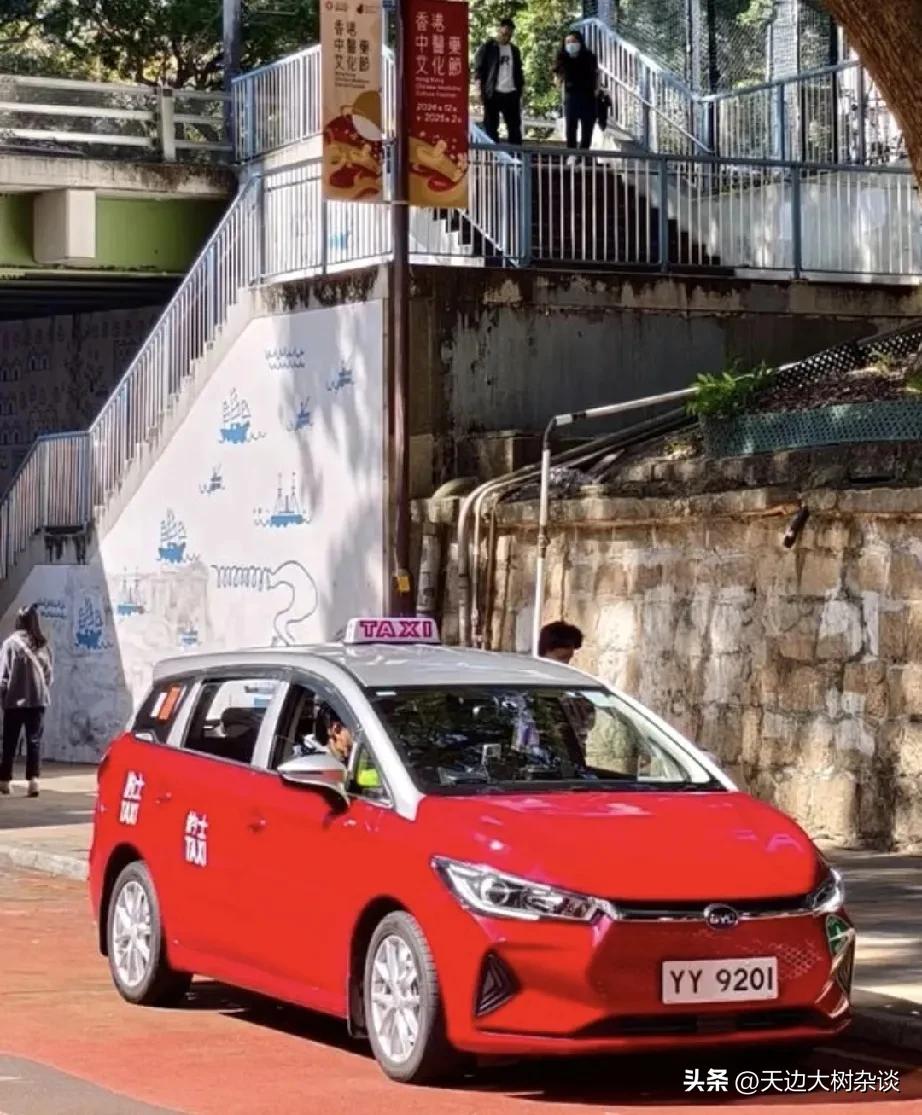 香港更适合新能源汽车。

港澳車 中港车在营业 深圳香港电單车 港车北上广 港奥