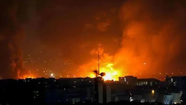 坐标泄露当天，伊朗16马赫导弹出膛了。霍拉姆萨赫尔4型，官方直接说清楚：打击精准